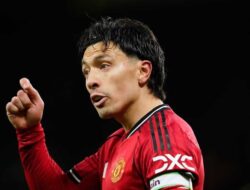 Manchester United Tegaskan Tidak Akan Lepas Lisandro Martinez ke Barcelona