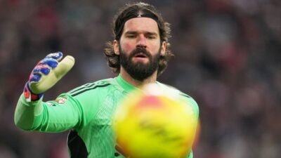 Keputusan Liverpool: Alisson Tidak Ikut Lawan Galatasaray, Ini Penyebabnya