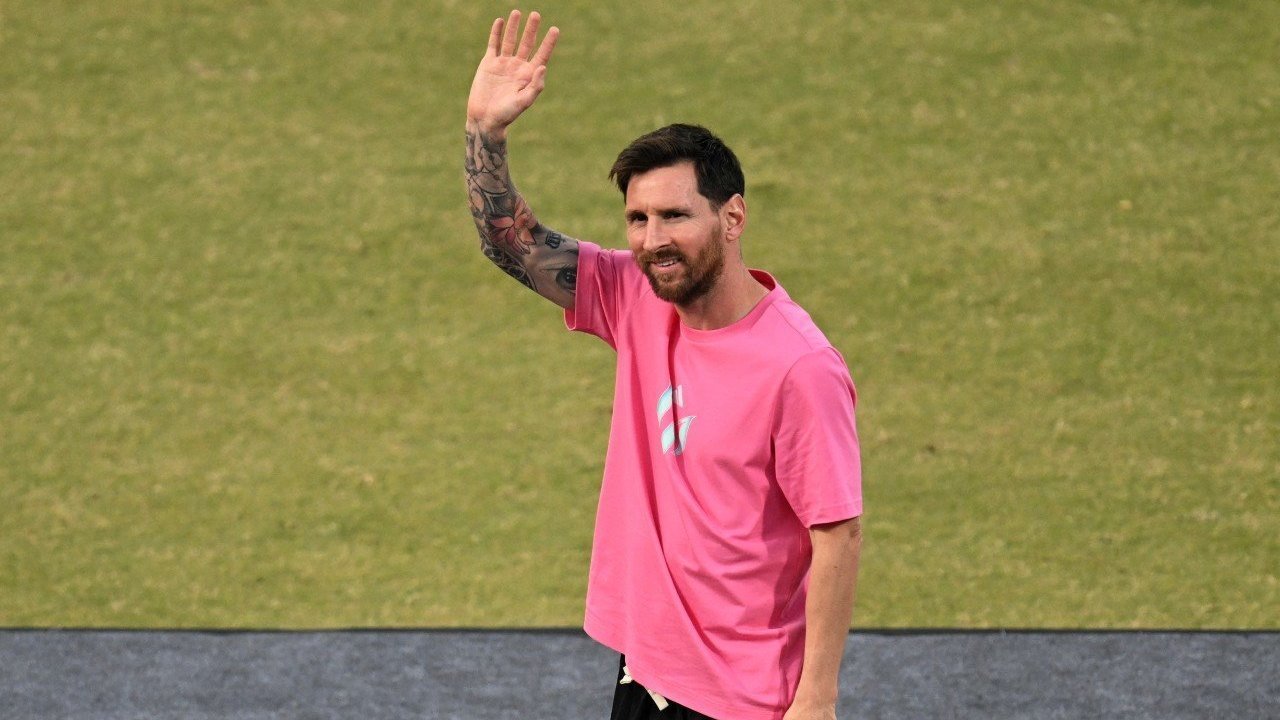 Mengungkap Alasan Kembalinya Messi ke Barcelona Tak Terjadi di 2023
