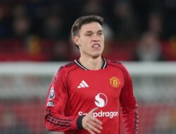 Kekurangan Gelandang, Manchester United Perlu Rekrut Dua Pemain Baru