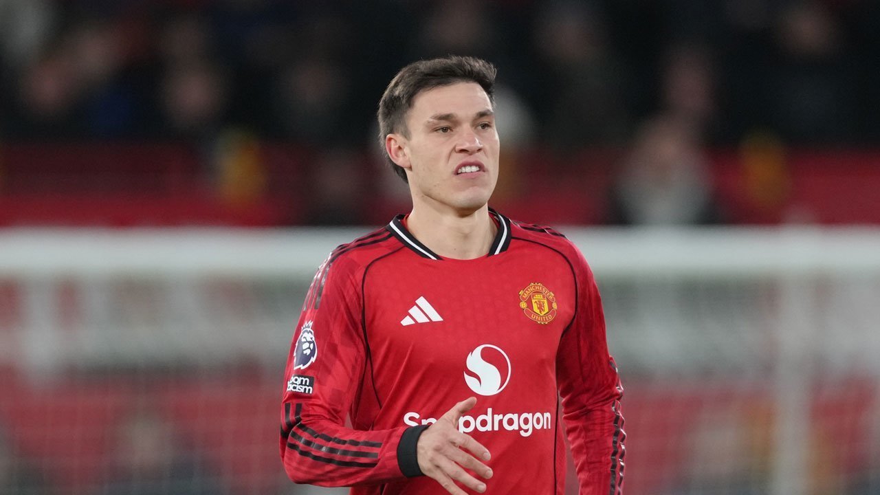 Kekurangan Gelandang, Manchester United Perlu Rekrut Dua Pemain Baru