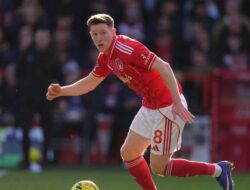 Manchester United Pertimbangkan Gelandang Baru Setelah Melepas Elliot Anderson