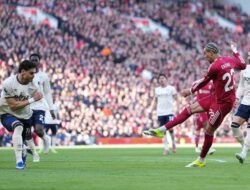 Sorotan Kualitas Permainan Man of the Match Liverpool  West Ham: Hugo Ekitike