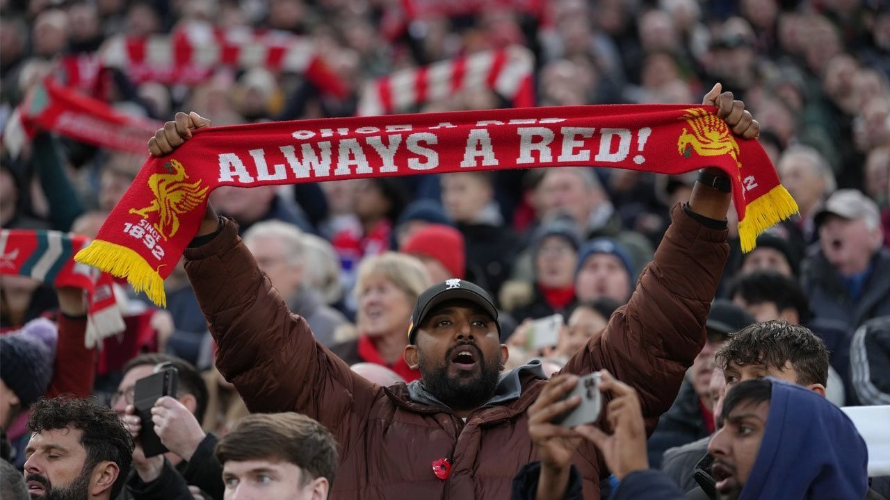 Implikasi Hasil Pertandingan Memori Patrice Evra: Saat Anderson 'Menjinakkan' Steven Gerrard di Anfield
