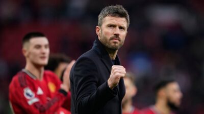 Michael Carrick Dapat Sanjungan Tinggi dari Sir Jim Ratcliffe, Namun Masa Depannya di Man United Masih Misterius
