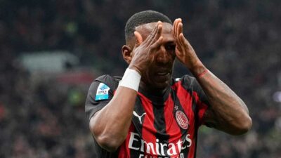 Pervis Estupinan Terpilih Sebagai Pemain Terbaik di Derbi Milan