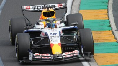 Arvid Lindblad Tampil Gemilang di F1 GP Australia 2026, Tantang Lewis Hamilton