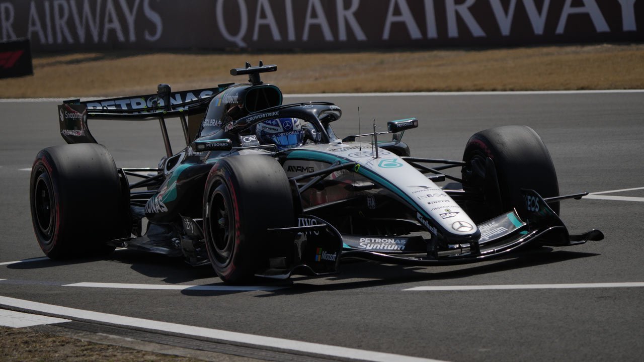 George Russell Kuasai Sprint Race F1 GP China 2026, Ferrari Tertekan