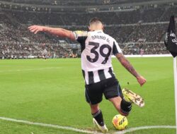 Manchester United Siapkan Gelandang Bertahan Baru, Fabrizio Romano Ungkap Pertemuan Dengan Agen