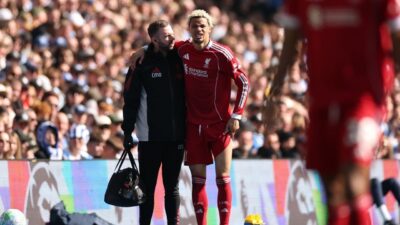 Evaluasi Performa Tim Ditarik Keluar Lawan Brighton, Seberapa Parah Cedera Hugo Ekitike?