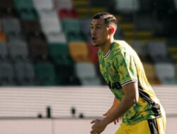 Jay Idzes Jadi Pahlawan, Cegah Gol Juventus Lewat Handball di Area Terlarang