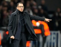 Kekalahan Chelsea di Paris: Jorgensen Tertekan, Kvaratskhelia Menyengat