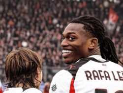 Implikasi Hasil Pertandingan Mohon Maaf Lahir dan Batin! Leao dan Pulisic Sudah Berdamai Usai Bersitegang di Laga Lazio  Milan