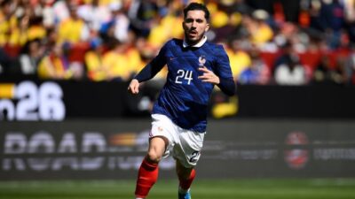 Rayan Cherki Dapat Sorotan Tajam: Masih Jauh dari Zidane!