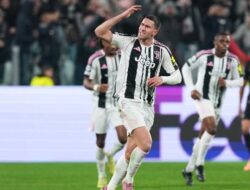 Vlahovic Berharap Tetap Bersama Juventus, Proses Negosiasi Terhambat