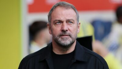 Hansi Flick Ungkap Kendala Rumput Stadion dalam Duel Atletico dan Barcelona