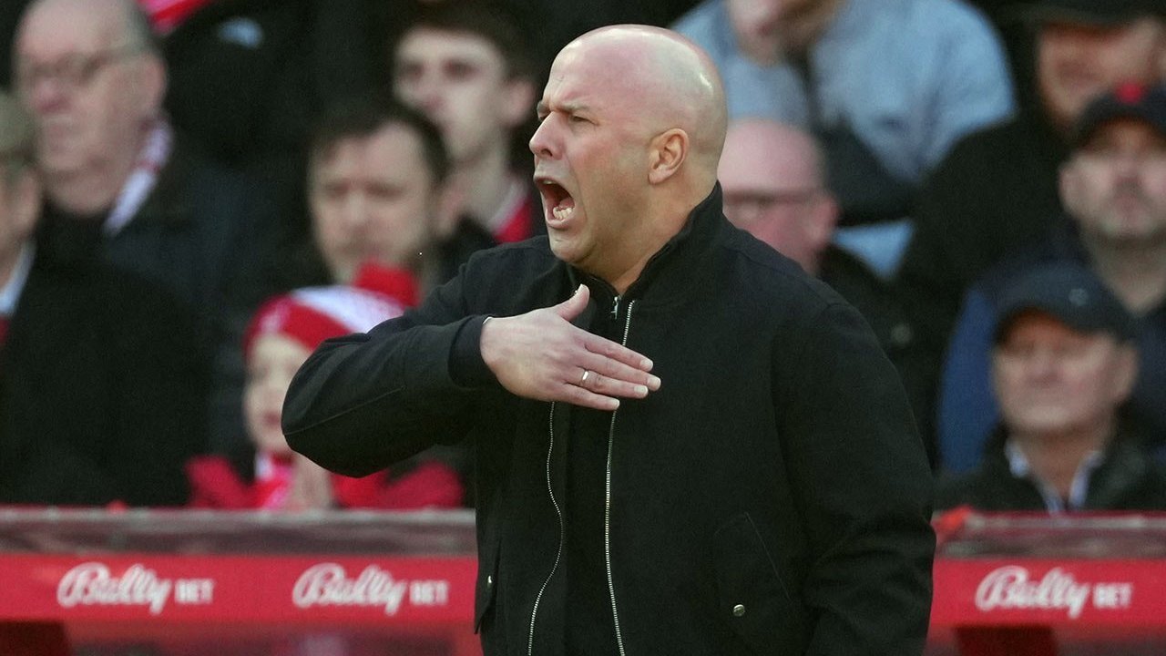 Evaluasi Performa Tim Arne Slot Minta Liverpool Tampil Maksimal Lawan Manchester City