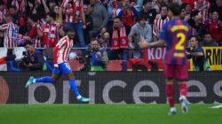 Kehebatan Lookman, Kecerdikan Griezmann, dan Keandalan Musso Bawa Barca Kembali Pulang