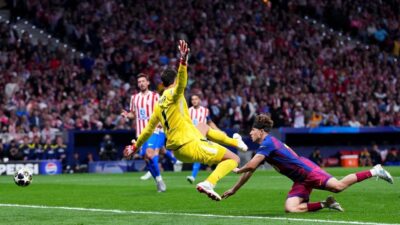 Kiper Cadangan Juan Musso Hancurkan Ambisi Barcelona di Lapangan