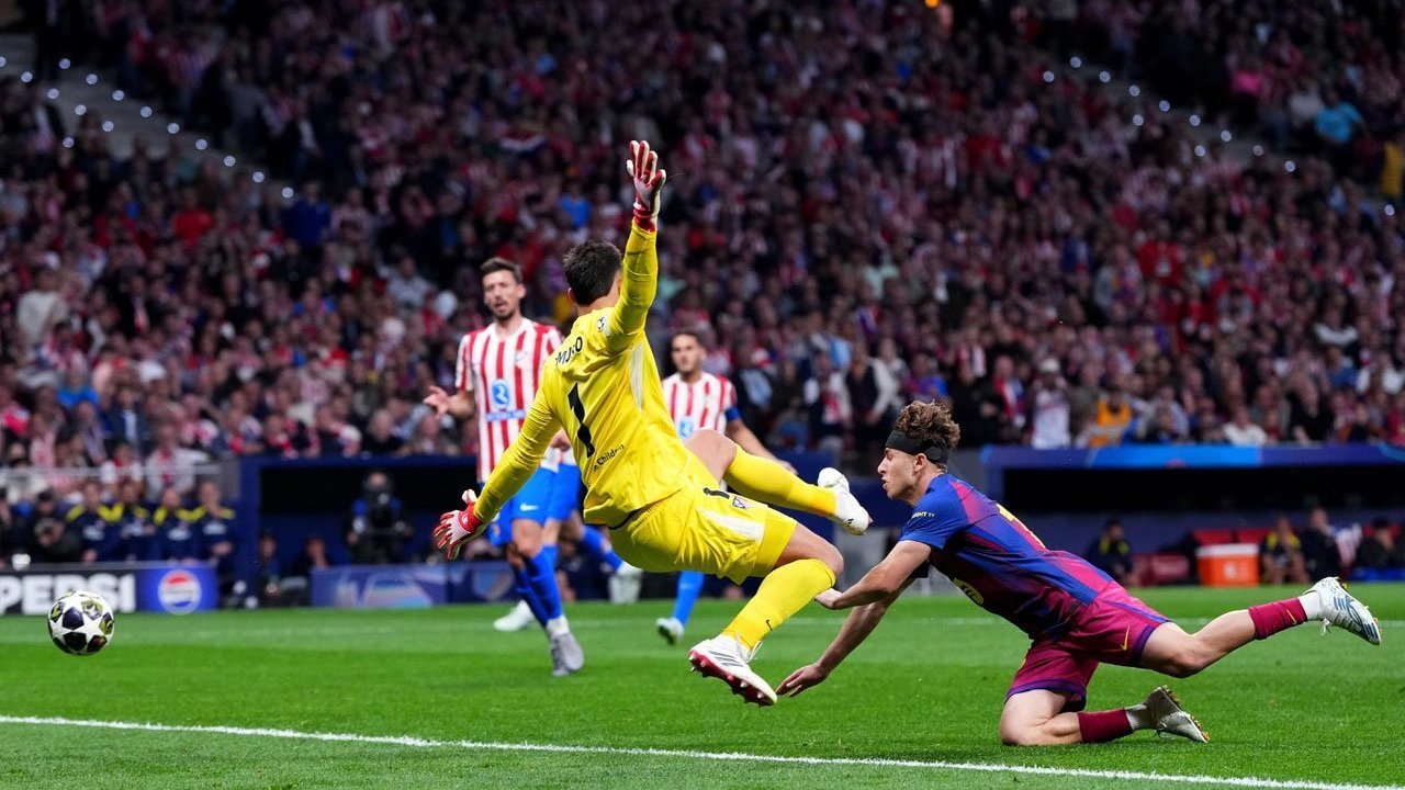 Kiper Cadangan Juan Musso Hancurkan Ambisi Barcelona di Lapangan