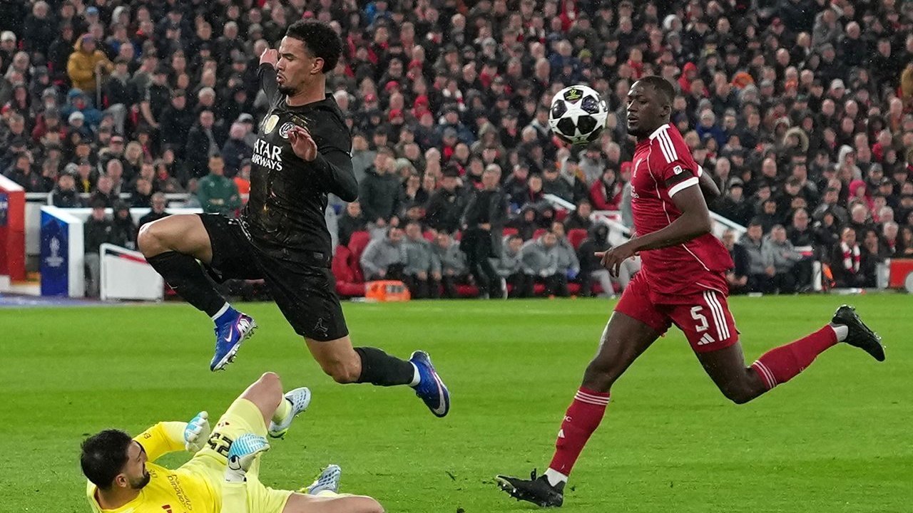 PSG Tunjukkan Kualitasnya Meski Pertandingan di Anfield Ketat!