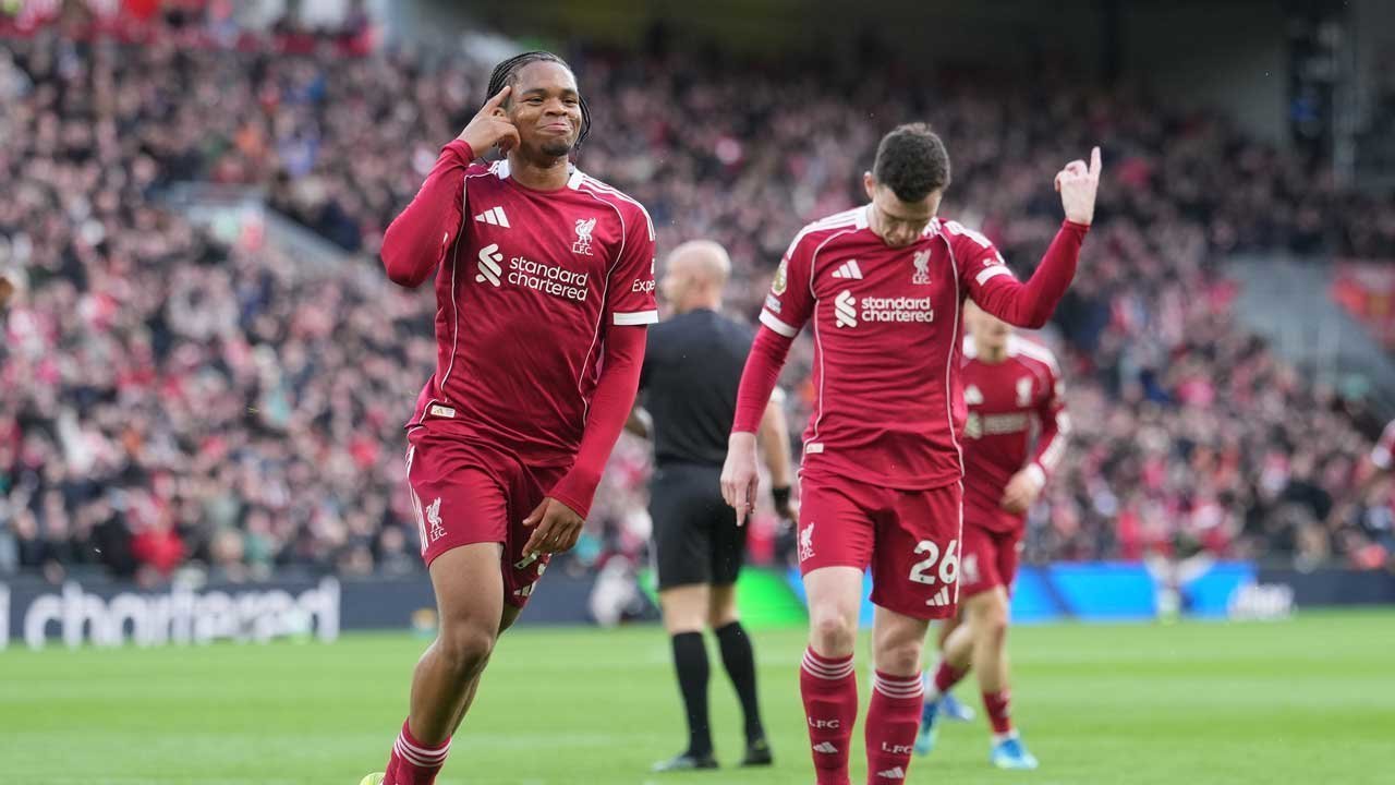 Kemenangan Liverpool atas Fulham: Pelajaran Berharga dari Keberhasilan Ngumoha dan Kebangkitan Salah