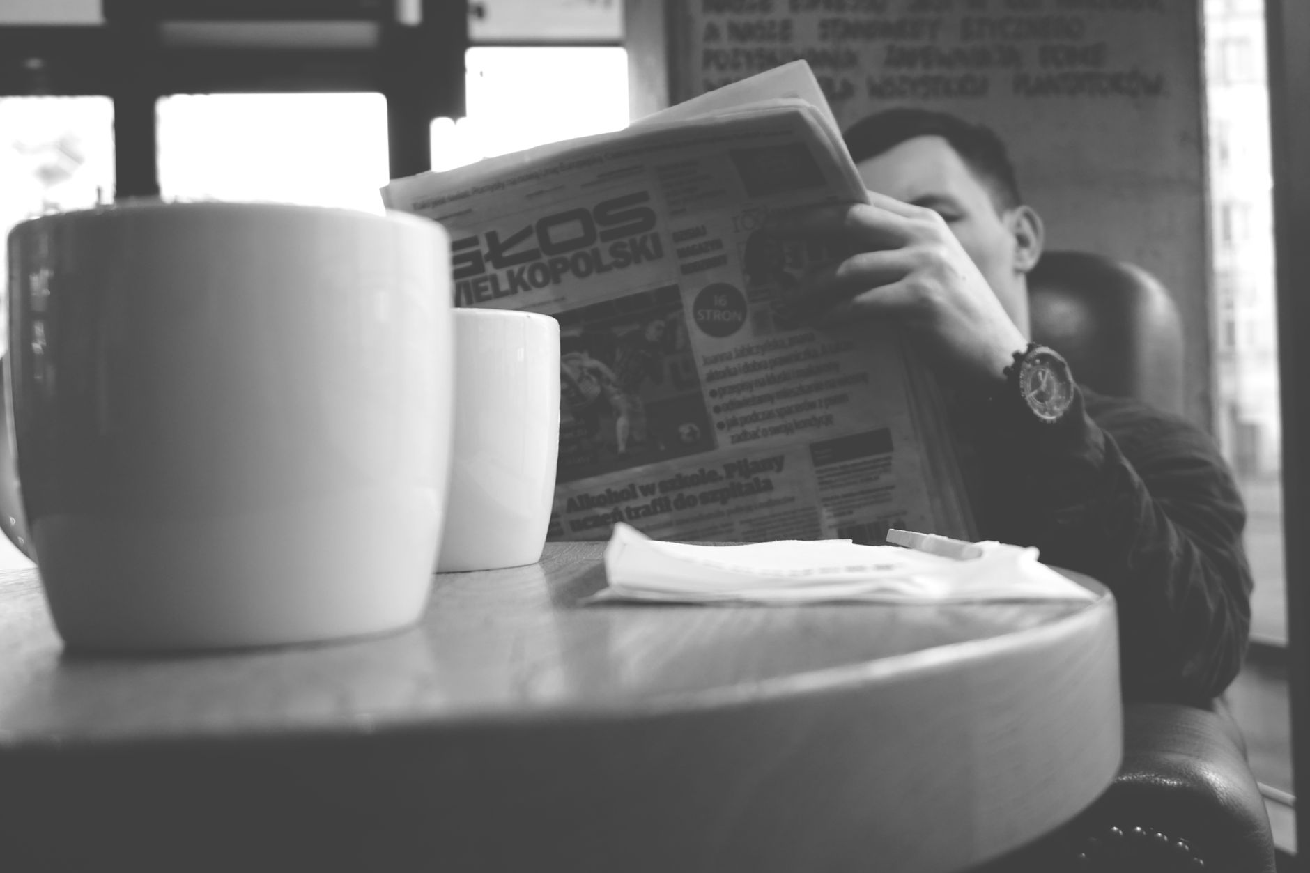 Panduan membandingkan fitur Breaking News, Skip Ligue 1, dan aplikasi serupa secara detail.